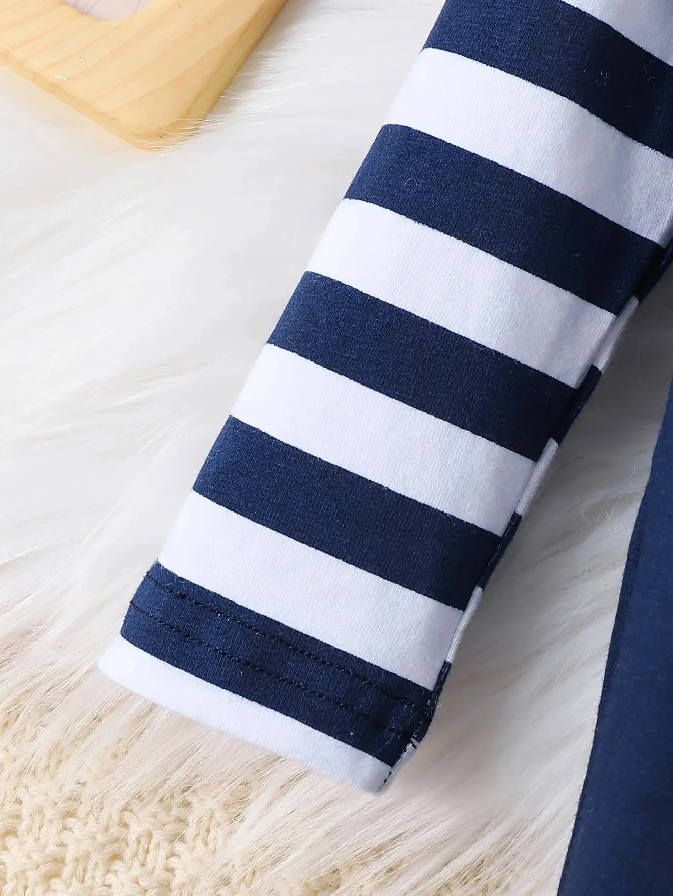 Baby Boys And Girls Christmas Day Style Monogram Print Panels Striped Long Sleeve Climbing Suit 0-18 Months Spring Autumn