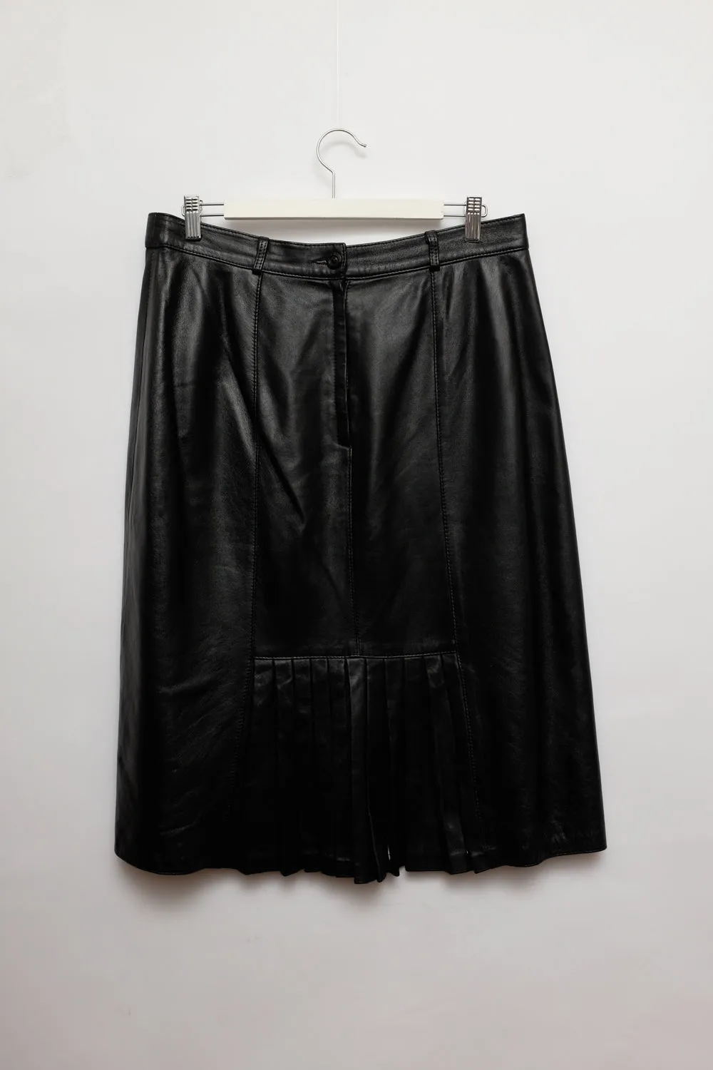 BLACK PLEATED LEATHER SKIRT