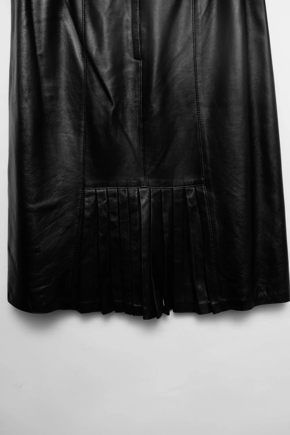 BLACK PLEATED LEATHER SKIRT