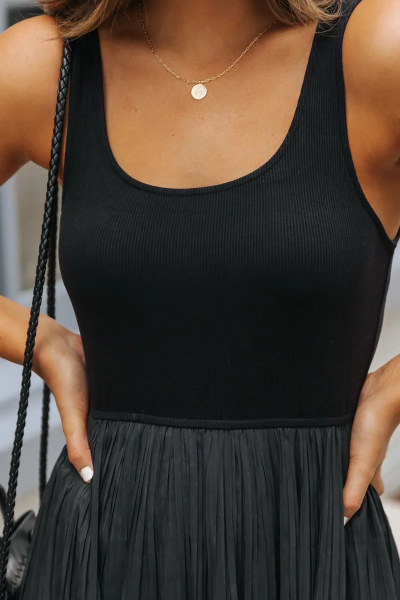 Black Scoop Neck Pleated Tank Midi Dress