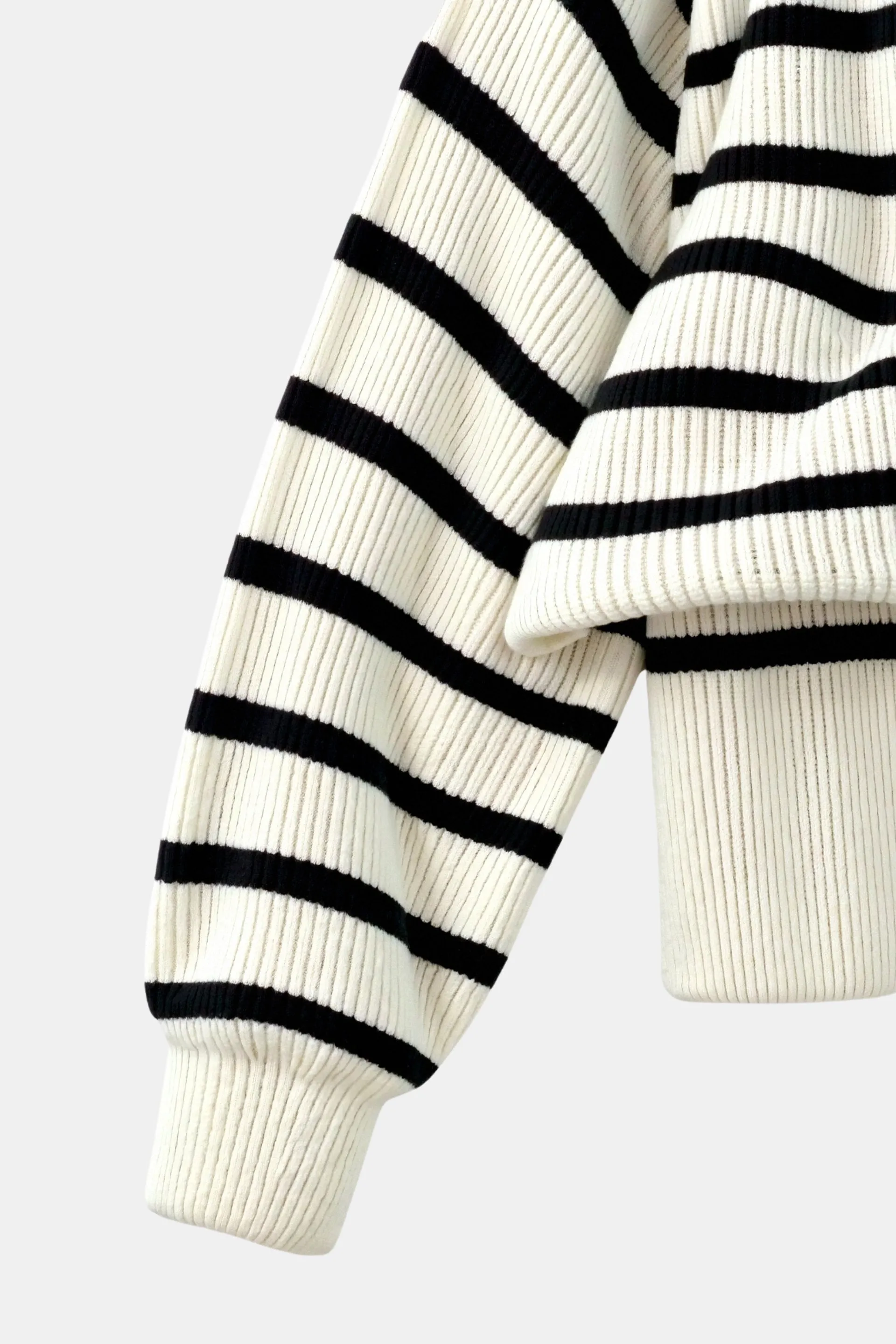 Elegant Heavy Striped Pattern Quarter Zip Collared Sweater