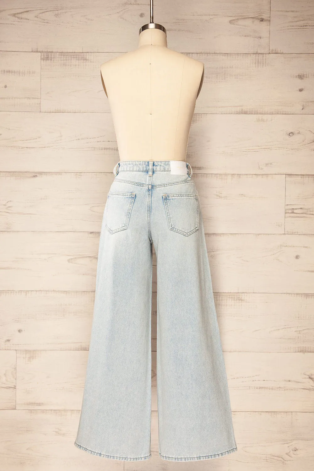 Jeju | Light-Blue Wide-Leg Jeans