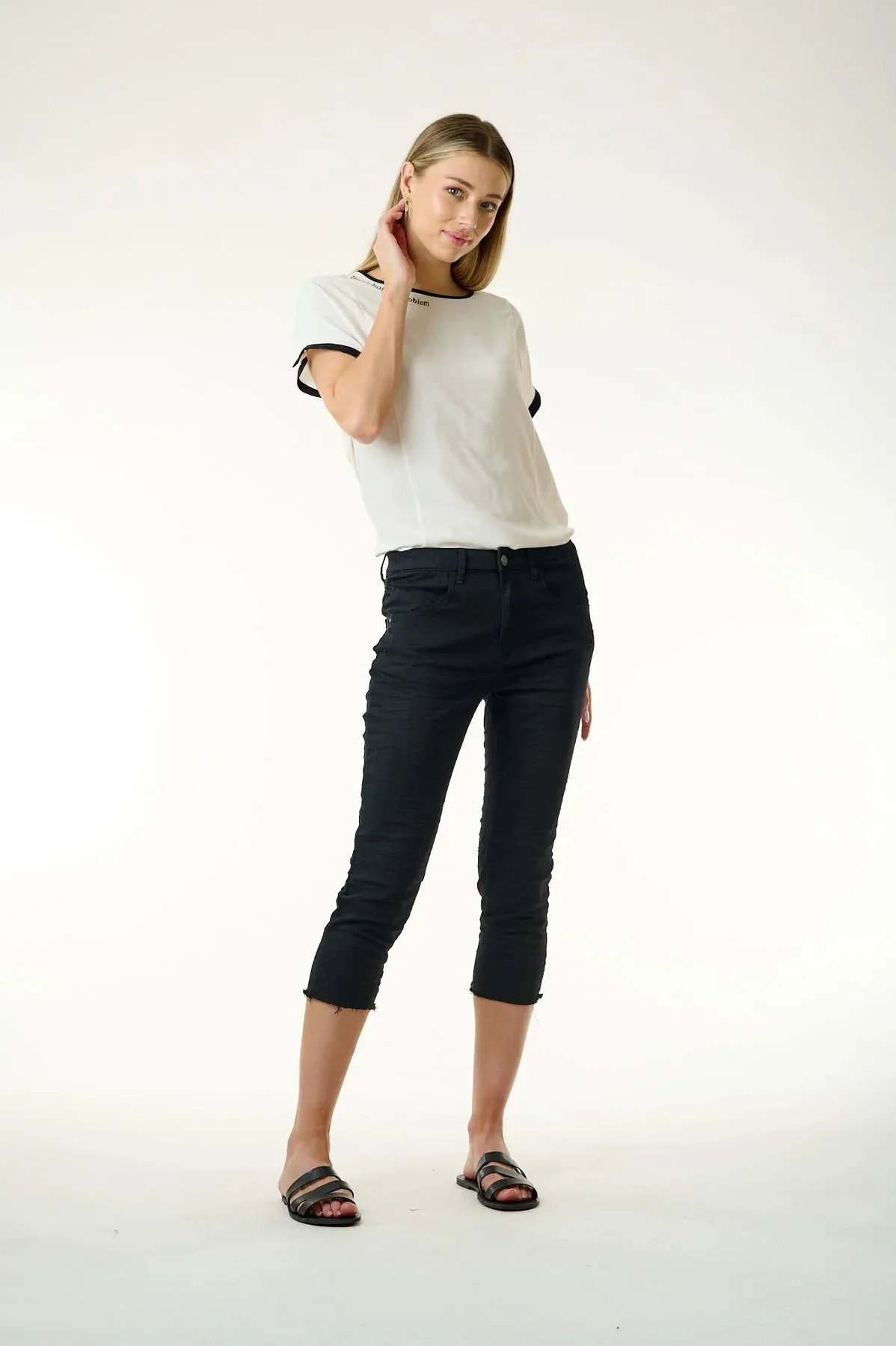 Jiji 7/8 Black Jeans