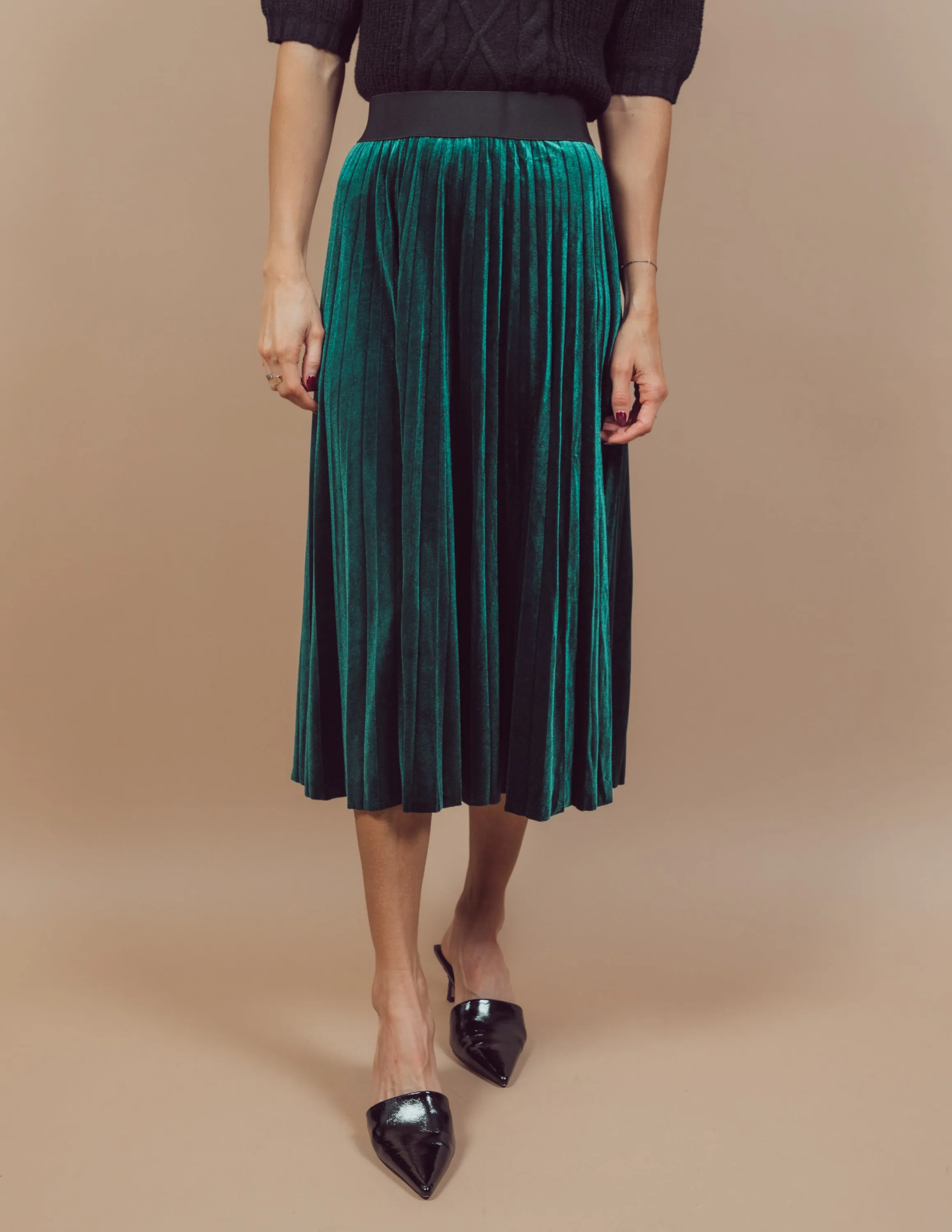 Karyme Velvet Pleated Skirt