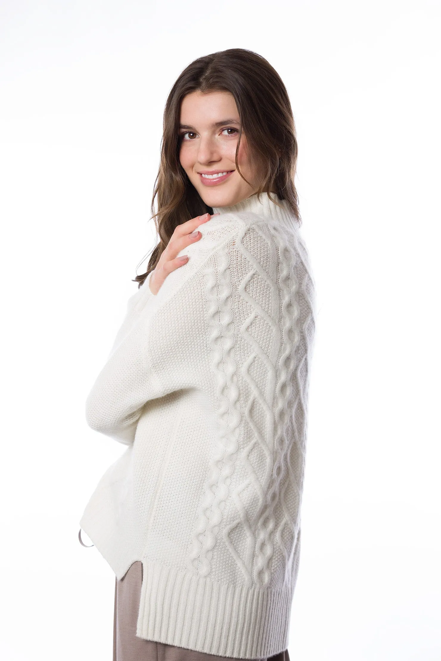 Sustainable Cashmere Loose Fit Cable Sweater - White