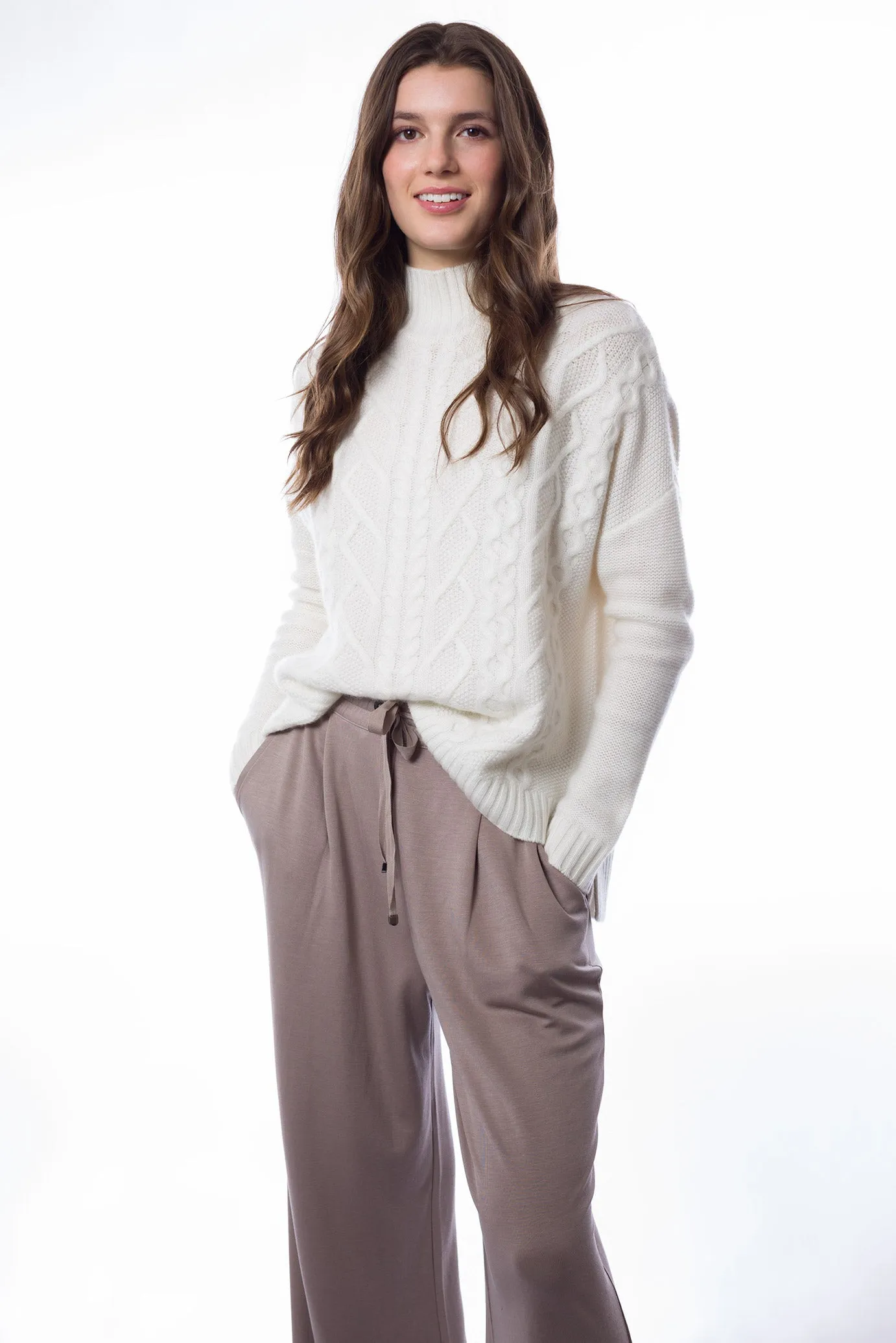 Sustainable Cashmere Loose Fit Cable Sweater - White