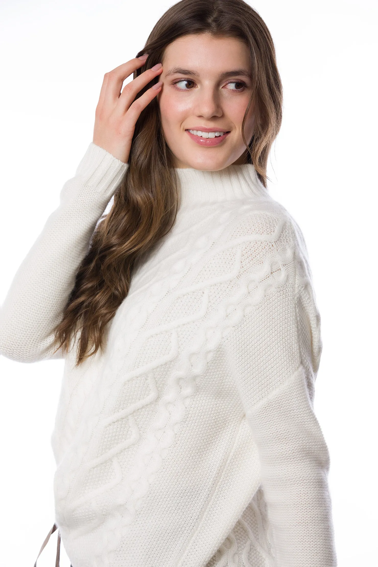 Sustainable Cashmere Loose Fit Cable Sweater - White