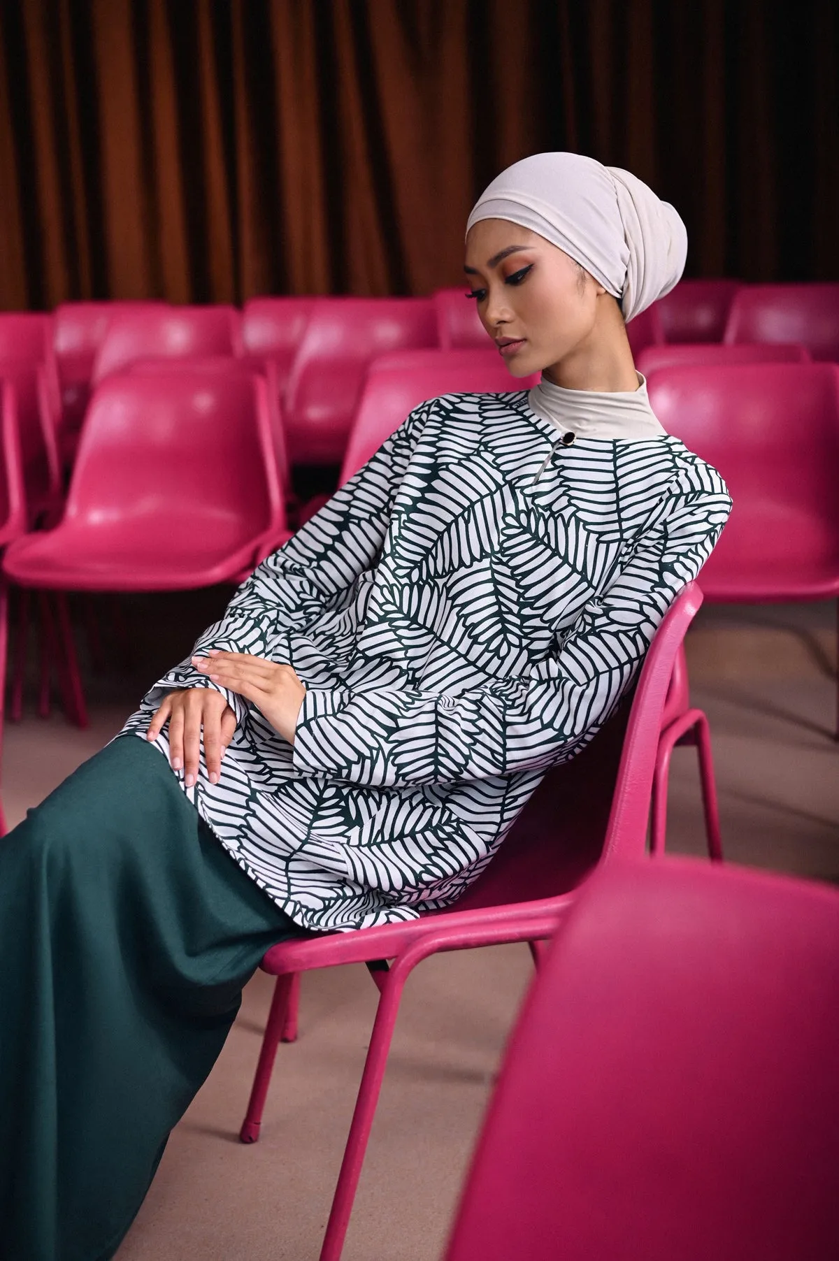 The Dulu Kita Women Fan Pleats Skirt - Emerald Green