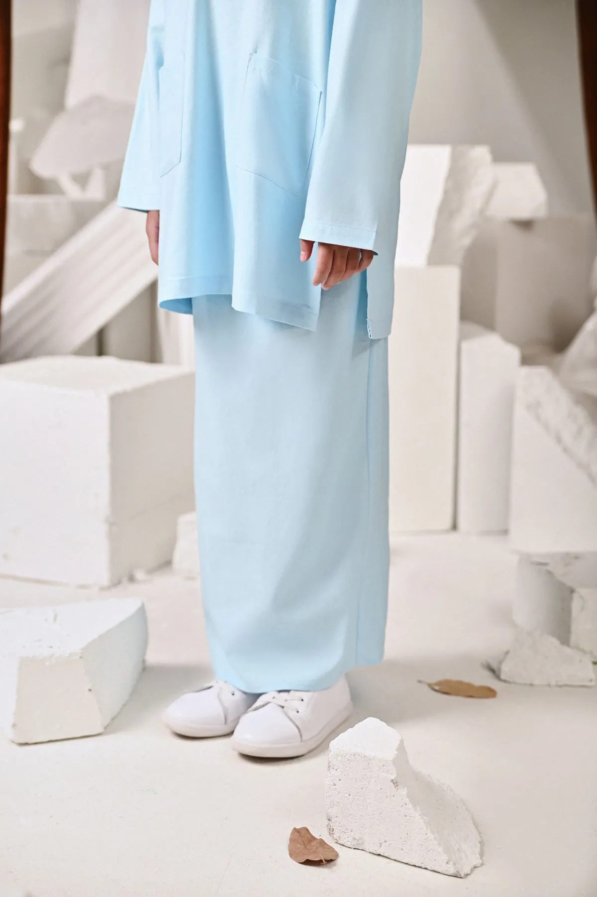 The Kita Menang Back Pleats Skirt - Light Blue